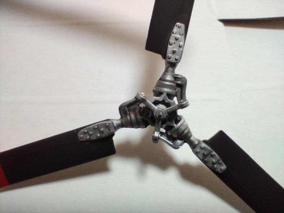 プラモデル完成機　1/48　MIL Mi-24ハインドガンシップ