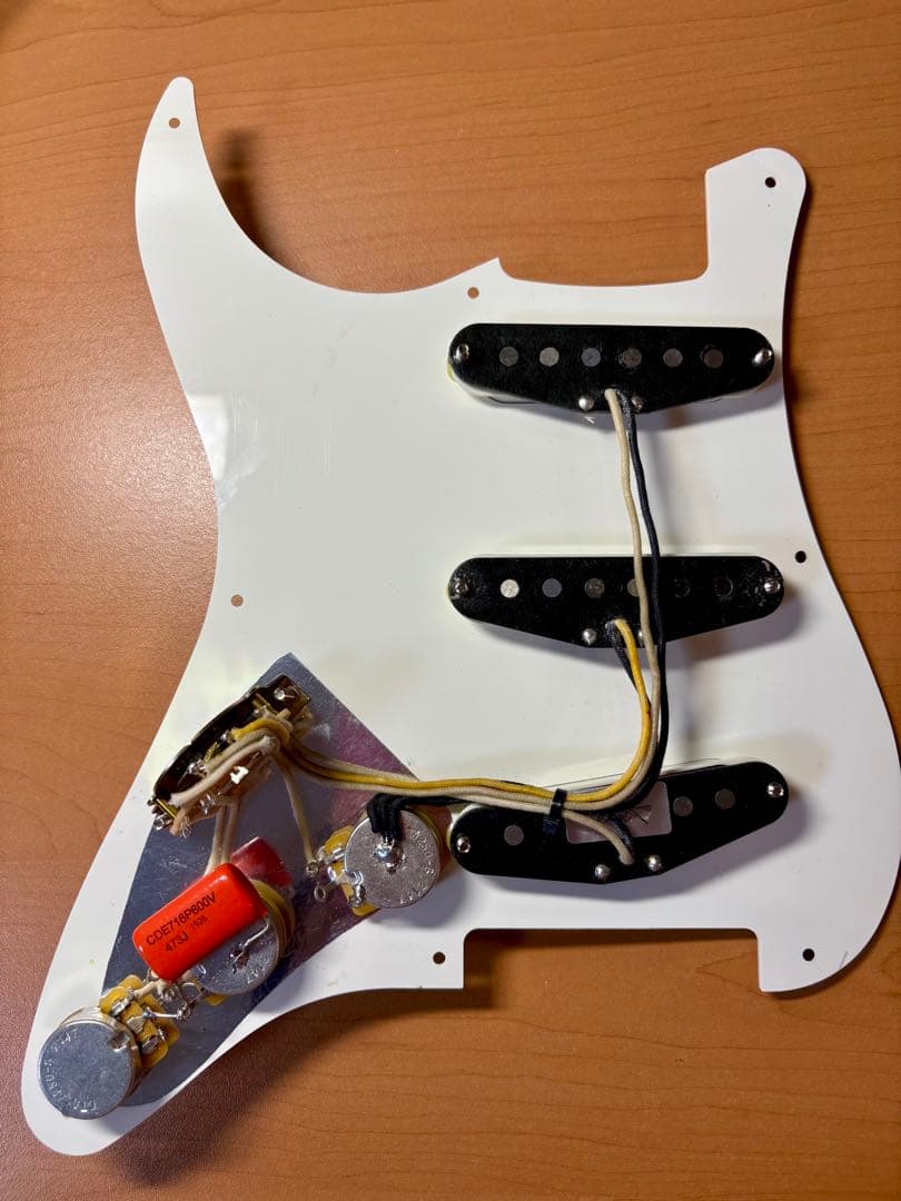 F*様 U*u様 【ネック良材 / CS Fat ’50s 搭載】Fender