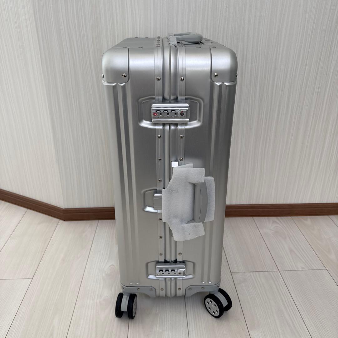 【新品 未使用】送料無料 メルセデスベンツ　スーツケースキャリーケース 65L