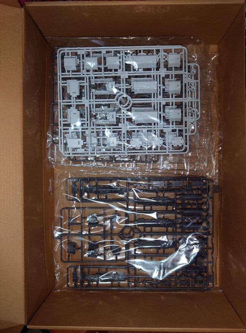 SOLOMON1/100GP-02Aサイサリス＋MLRS+クリアパーツ新品未組立