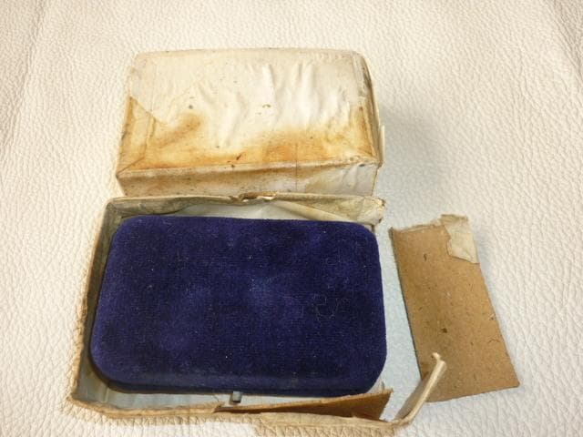 未使用 昭和11年◆『日本赤十字社篤志看護婦人会 創立五十年記念』七宝徽章/帯留