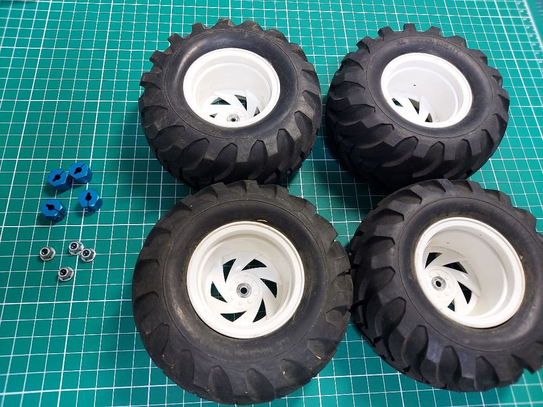 タミヤ　GF-02(スカッシュバン)　ランクルボディ