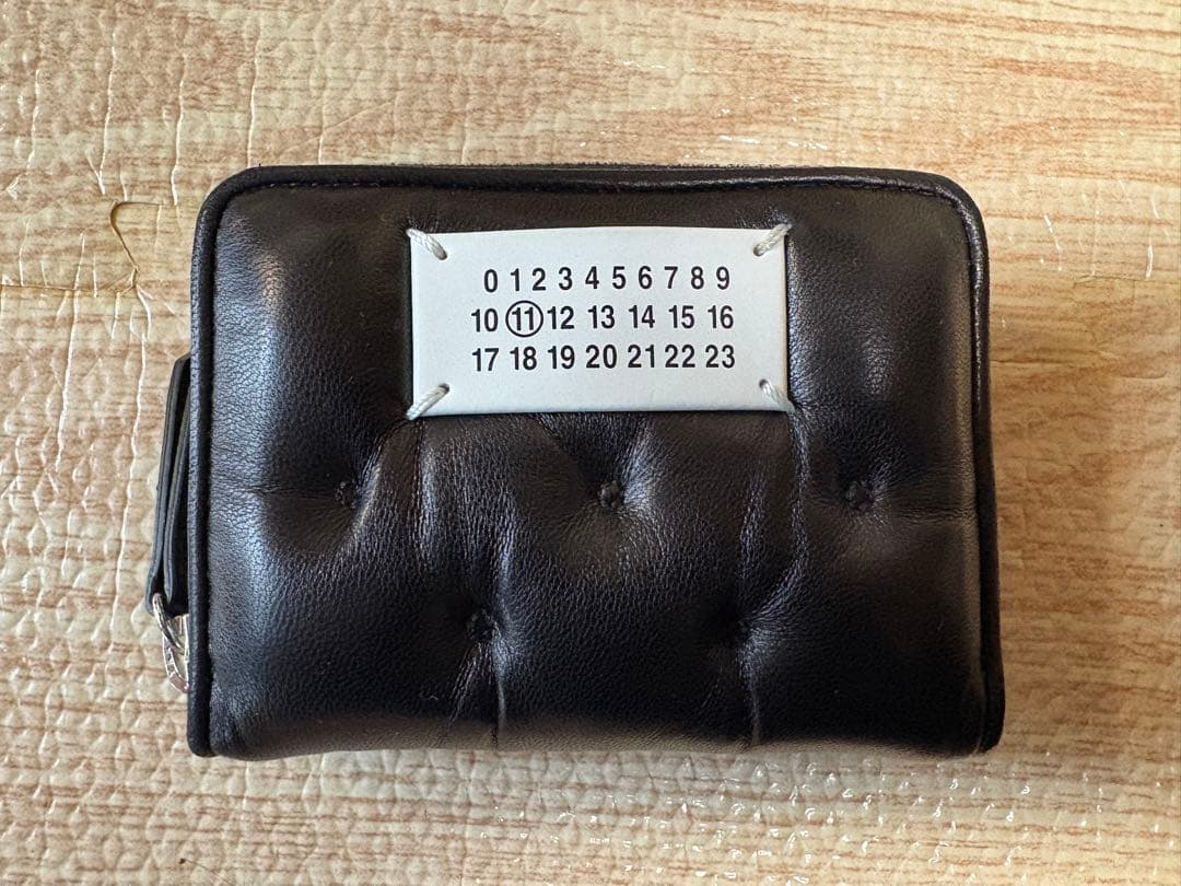 レザー ケース 黒 ボタン付き