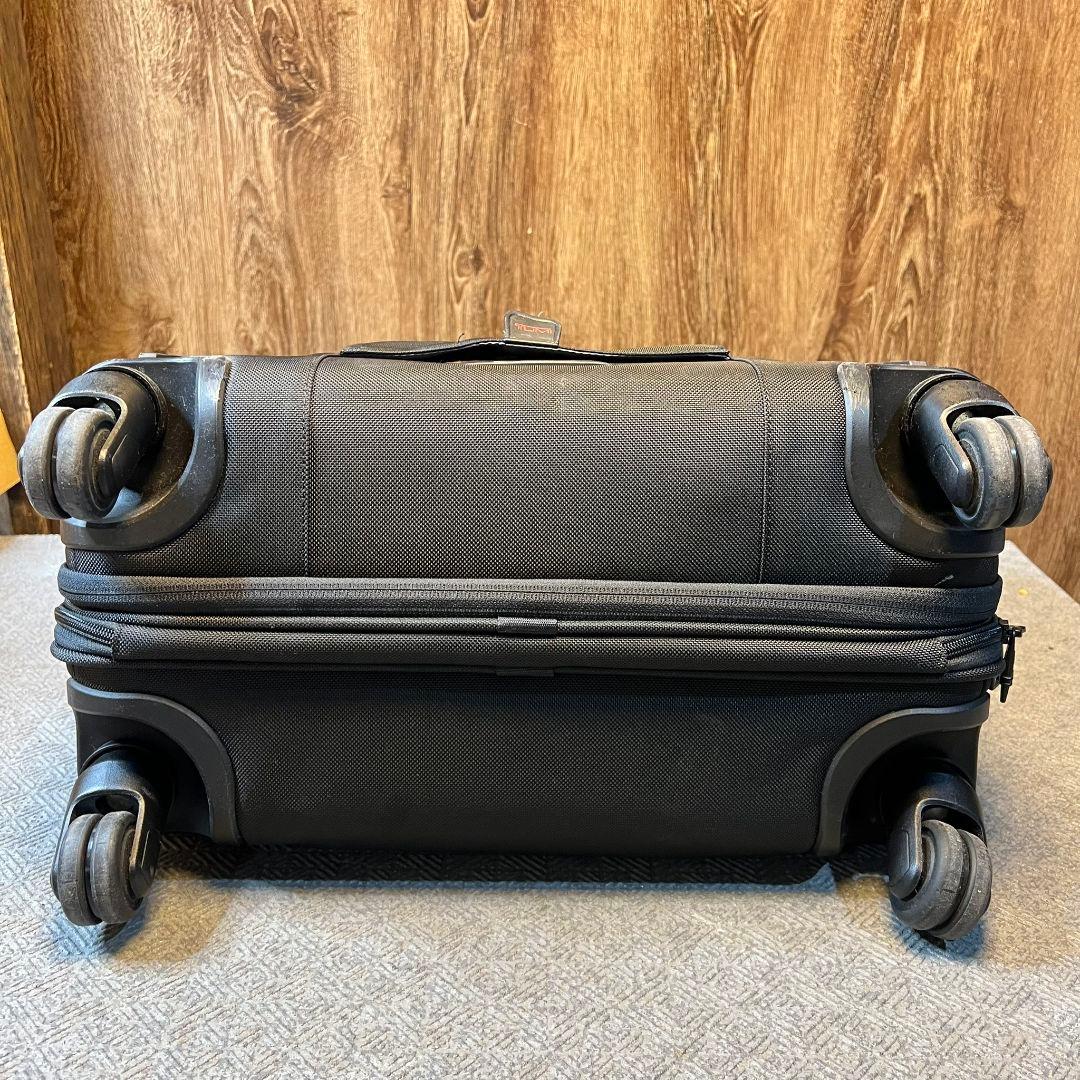 F868\"　ワケアリ品　TUMI デラックス・4ウィール・ラップトップ・ケース