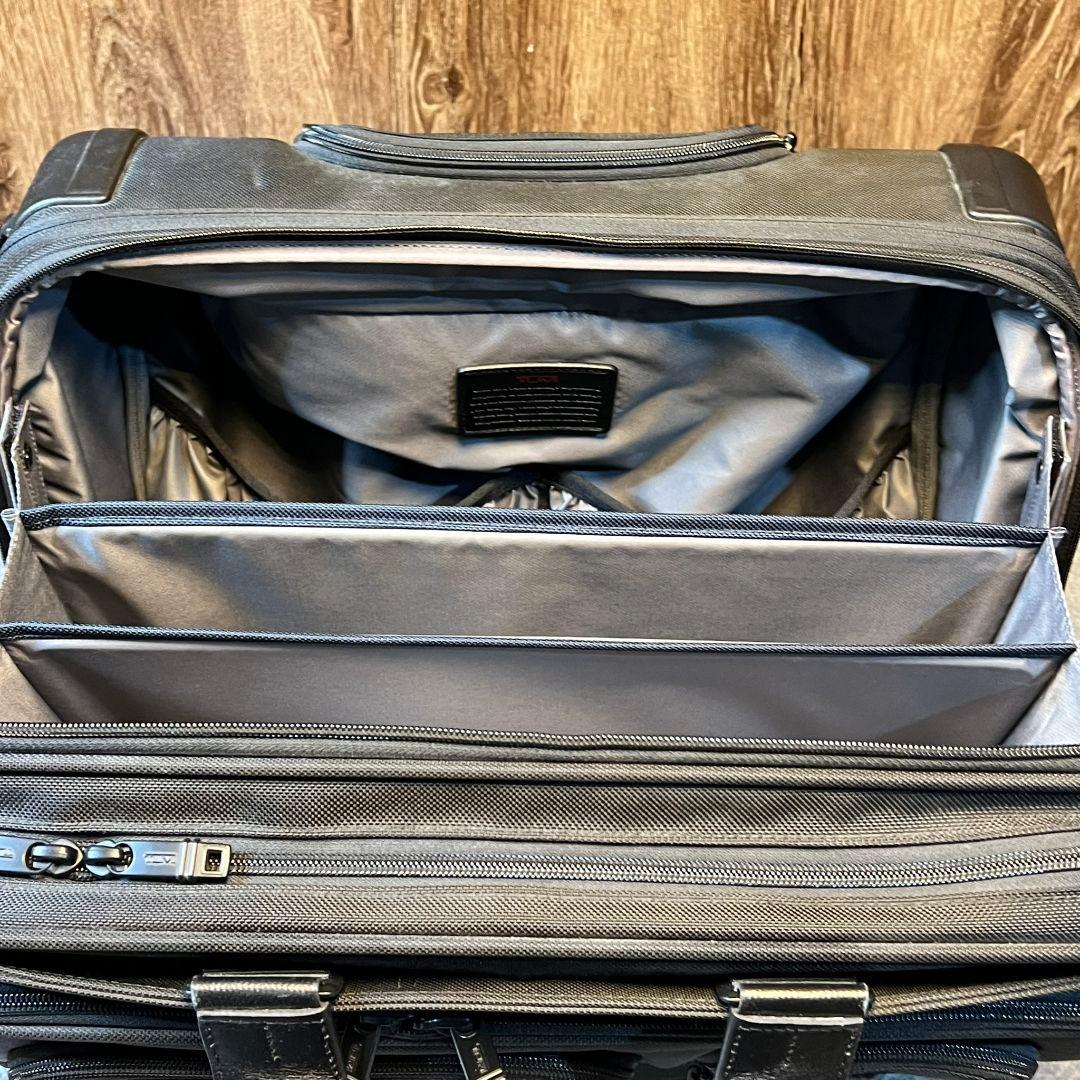 F868\"　ワケアリ品　TUMI デラックス・4ウィール・ラップトップ・ケース