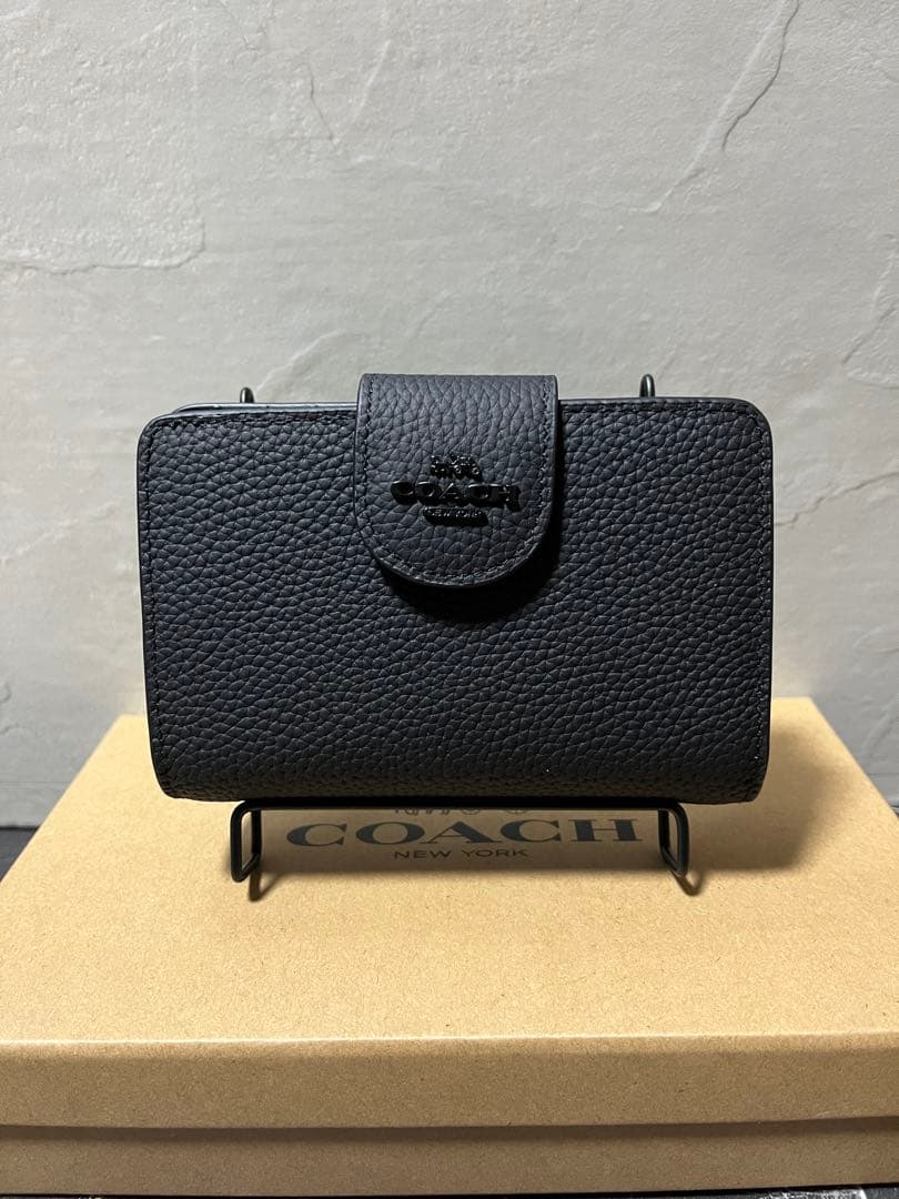 ✨️新品未使用✨COACH ブラック レザー 二つ折り財布
