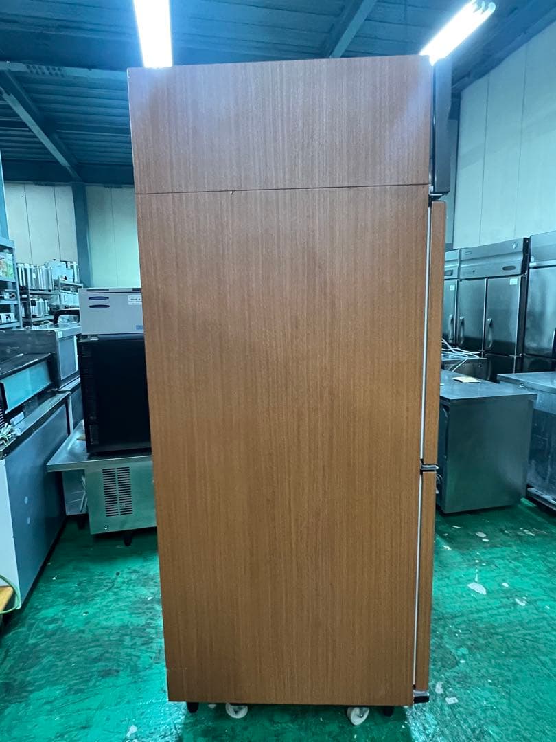 2010年 ホシザキ縦型冷蔵庫 3相200V 900x800x1910