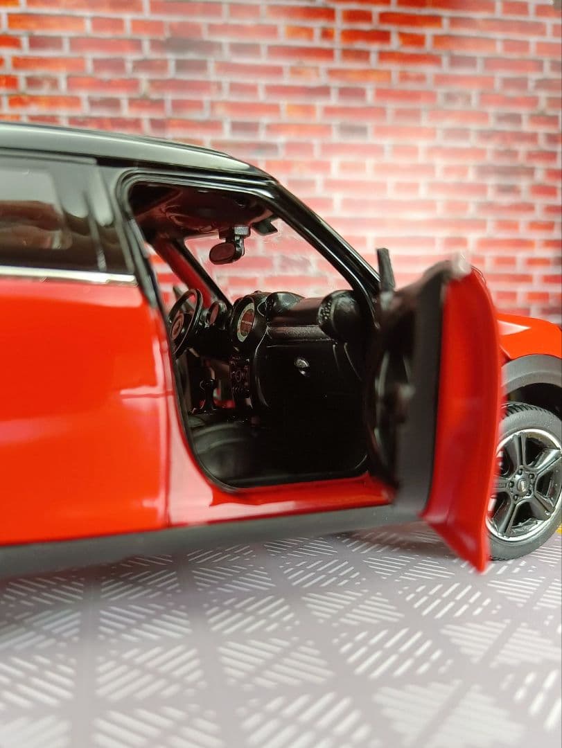 BMW Minicooper レッド ミニカー 2ド 1:24