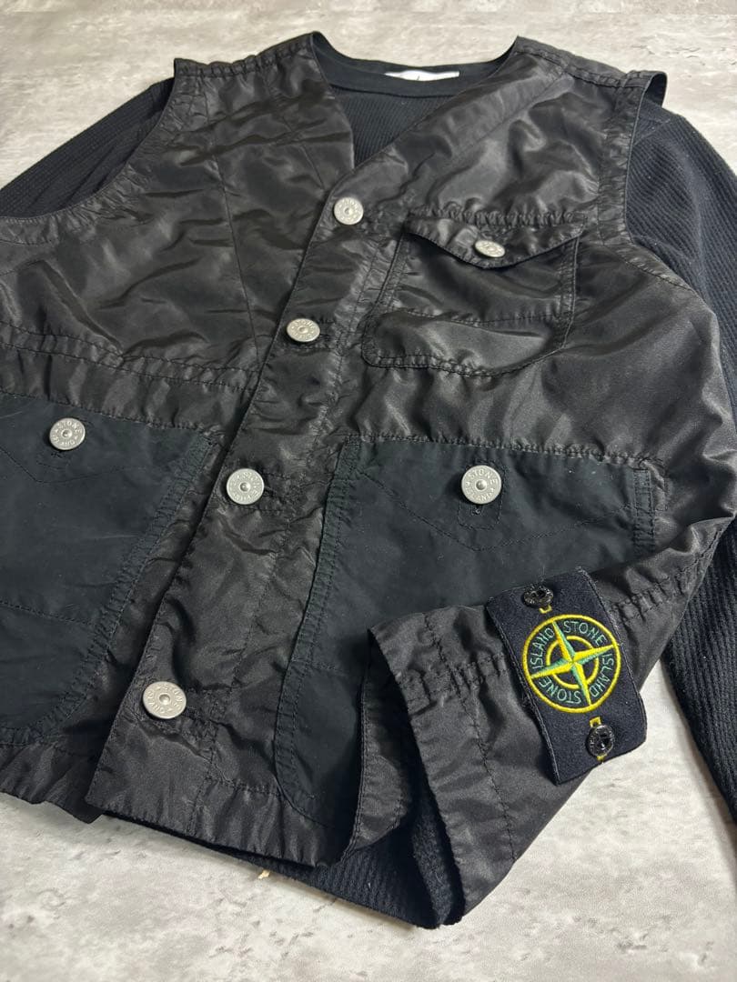 ストーンアイランド ベスト ガーメントダイ ナイロン ブラック ワッペン S
