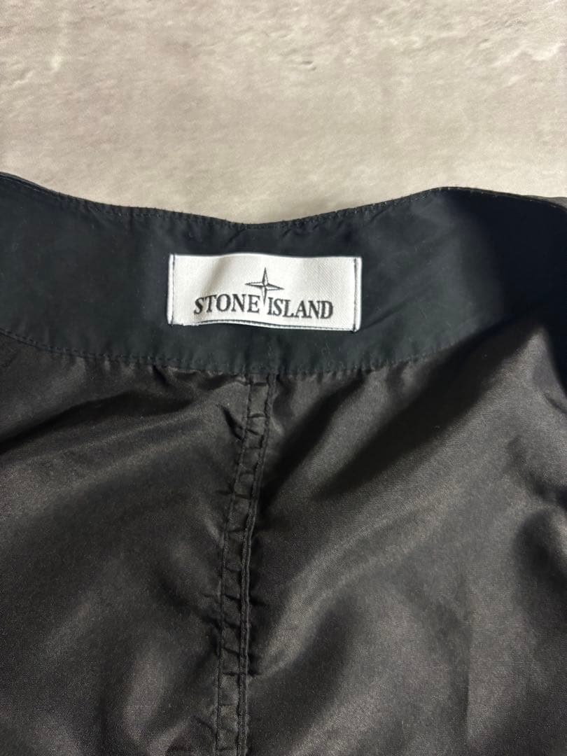 ストーンアイランド ベスト ガーメントダイ ナイロン ブラック ワッペン S