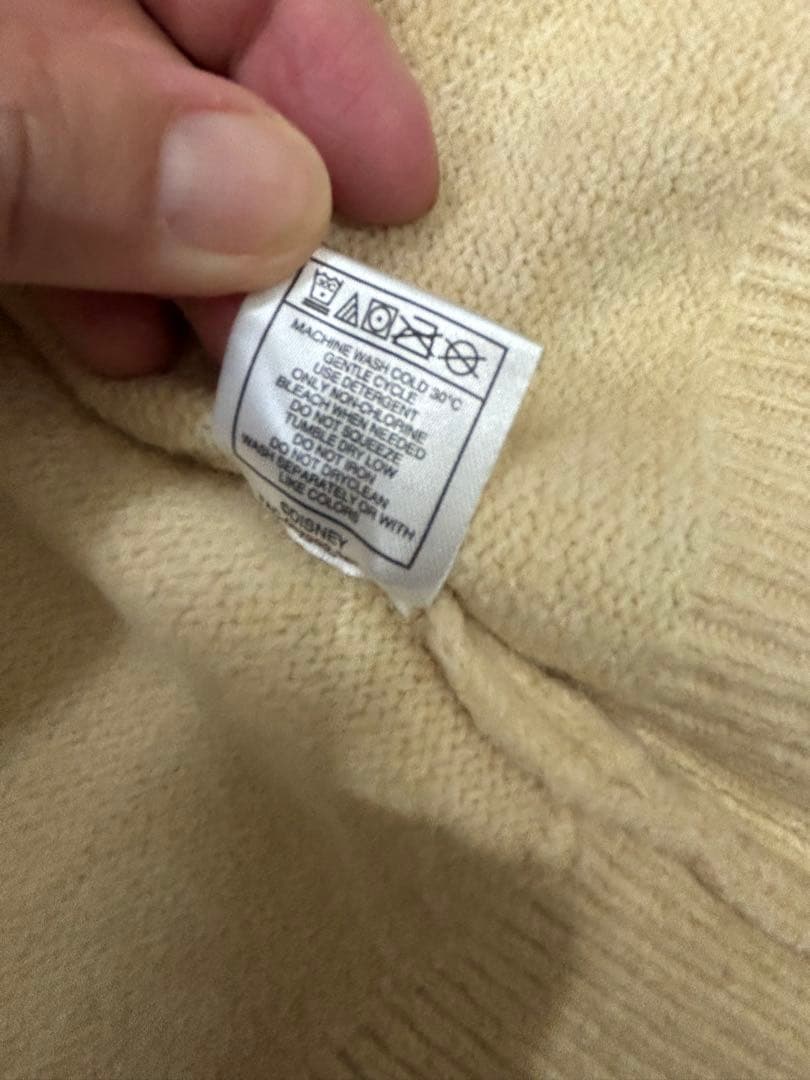 ダッフィー＆フレンズ　ダッフィー　ニットカーディガンMサイズ　香港ディズニー