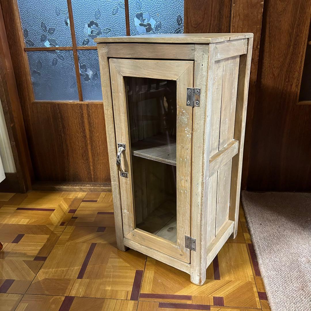 脚付き アンティーク調 ガラス ￼キャビネット