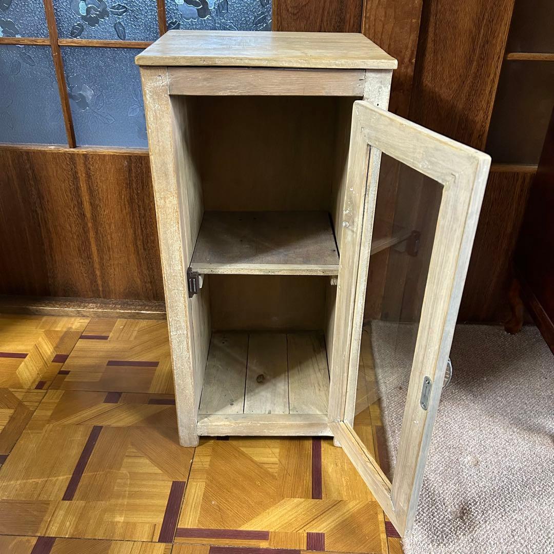 脚付き アンティーク調 ガラス ￼キャビネット