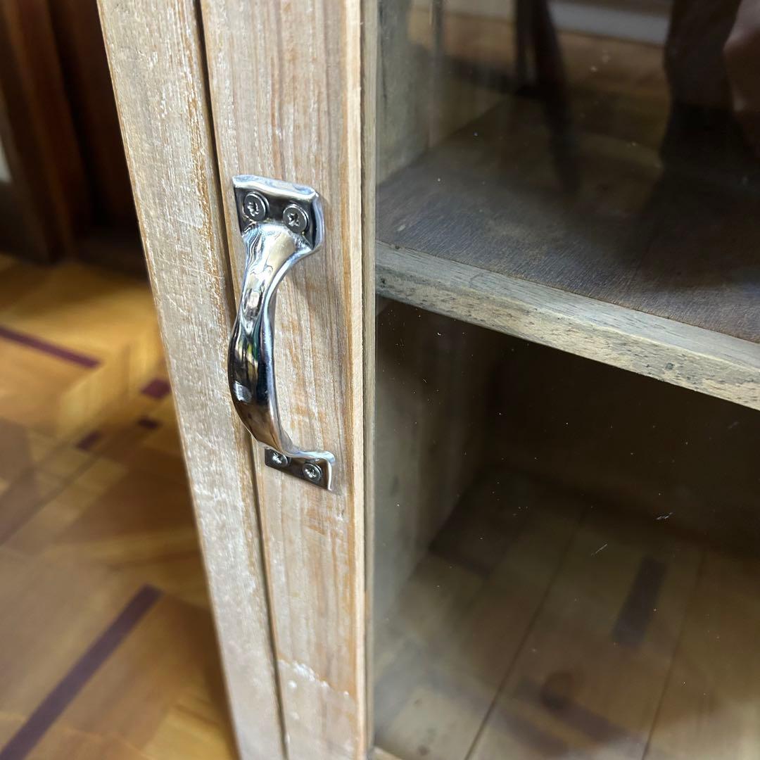 脚付き アンティーク調 ガラス ￼キャビネット