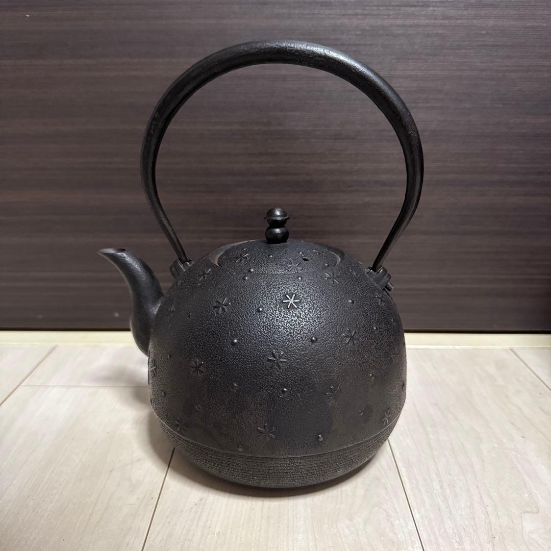 【美品】高橋大益 南部鉄瓶 鋳鉄製鉄瓶 六花 刻印、箱あり IH可