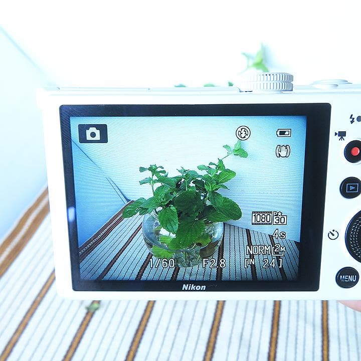 Nikon COOLPIX P330 ニコン クールピクス ホワイト コンデジ