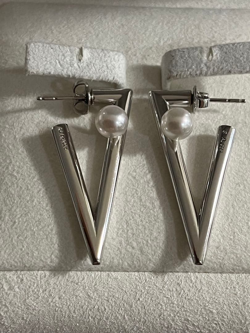 ミキモト　vコードピアス　試着のみ