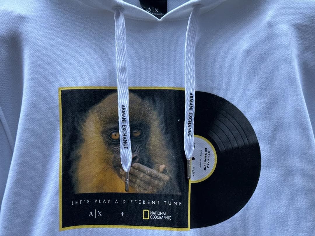 新品 M アルマーニエクスチェンジ コラボ白パーカー 定価21670円