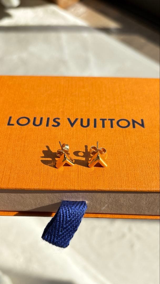 LOUISVUITTON ピアス・エセンシャル V【ポケカだいすき】