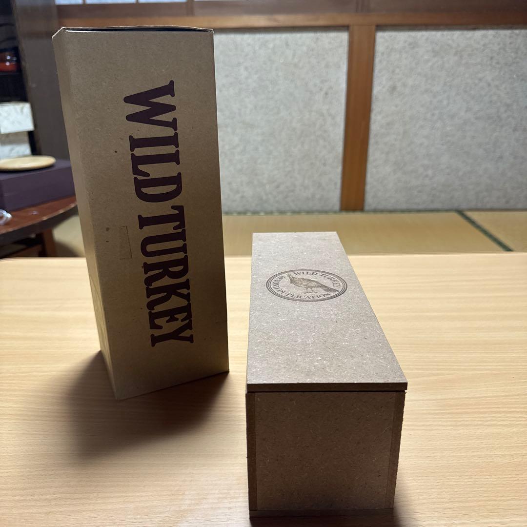 ワイルドターキー 8年 101 プルーフ　バーボンウイスキー　レア　付属品付き
