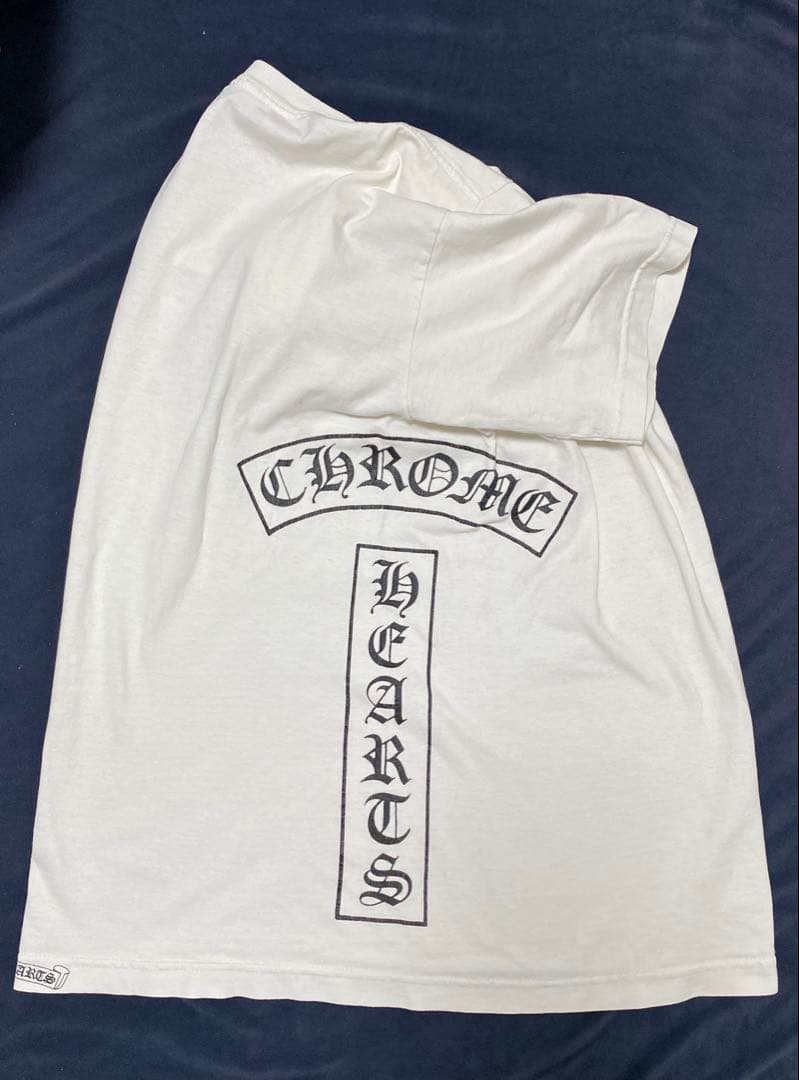 CHROME HEARTS（クロムハーツ）OLD SCROLL Tシャツ