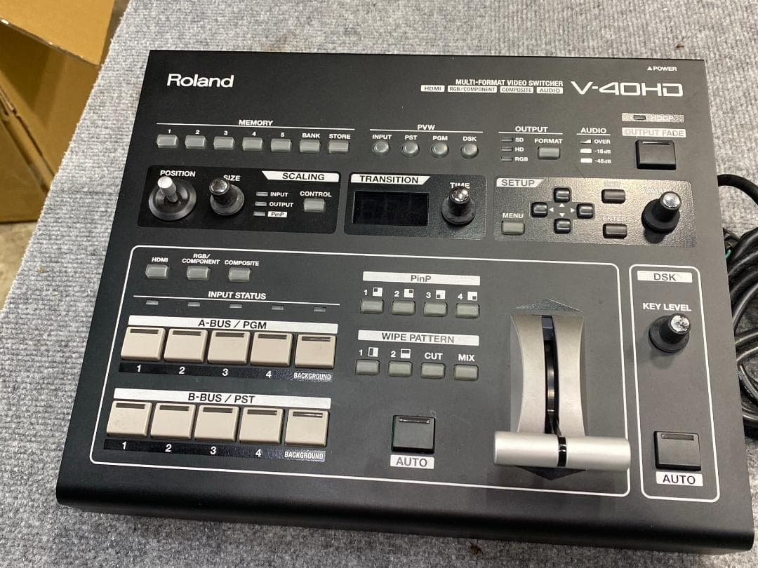 Roland V-40HD マルチフォーマット ビデオ スイッチャー