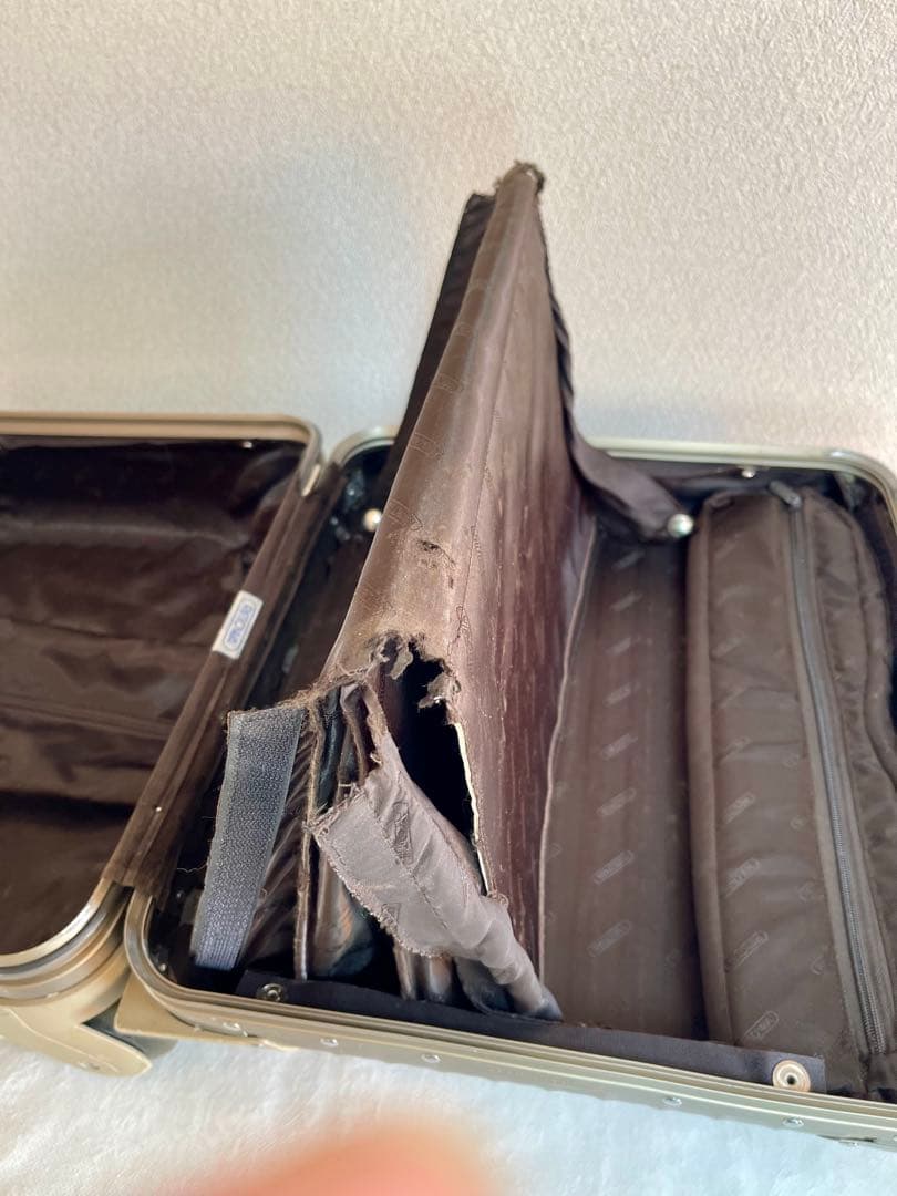 I*O様 リモワ RIMOWA トパーズチタニウム ビジネストロリー 28L 廃