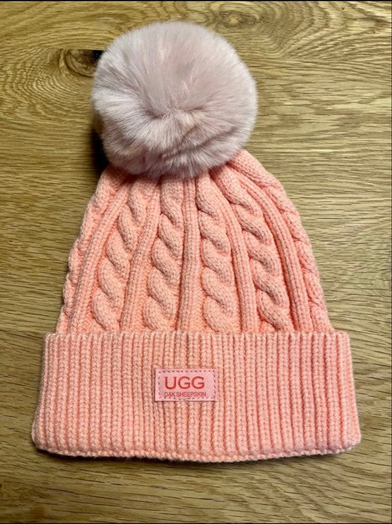 [トコちゃん] UGG ケーブル編みニット帽 ピンク