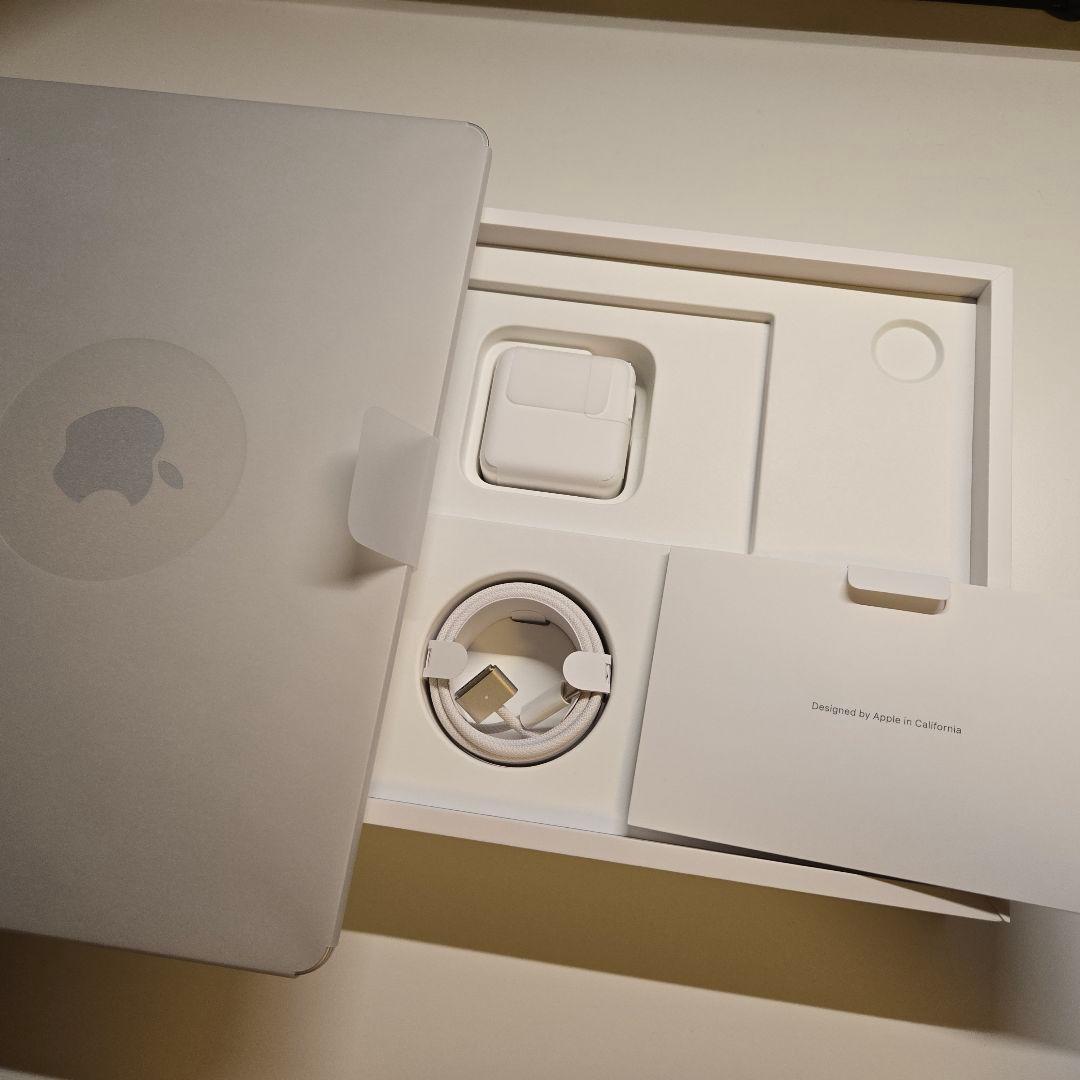 MacBook本体 MacBook Air (M2, 2022) FLY13J/A