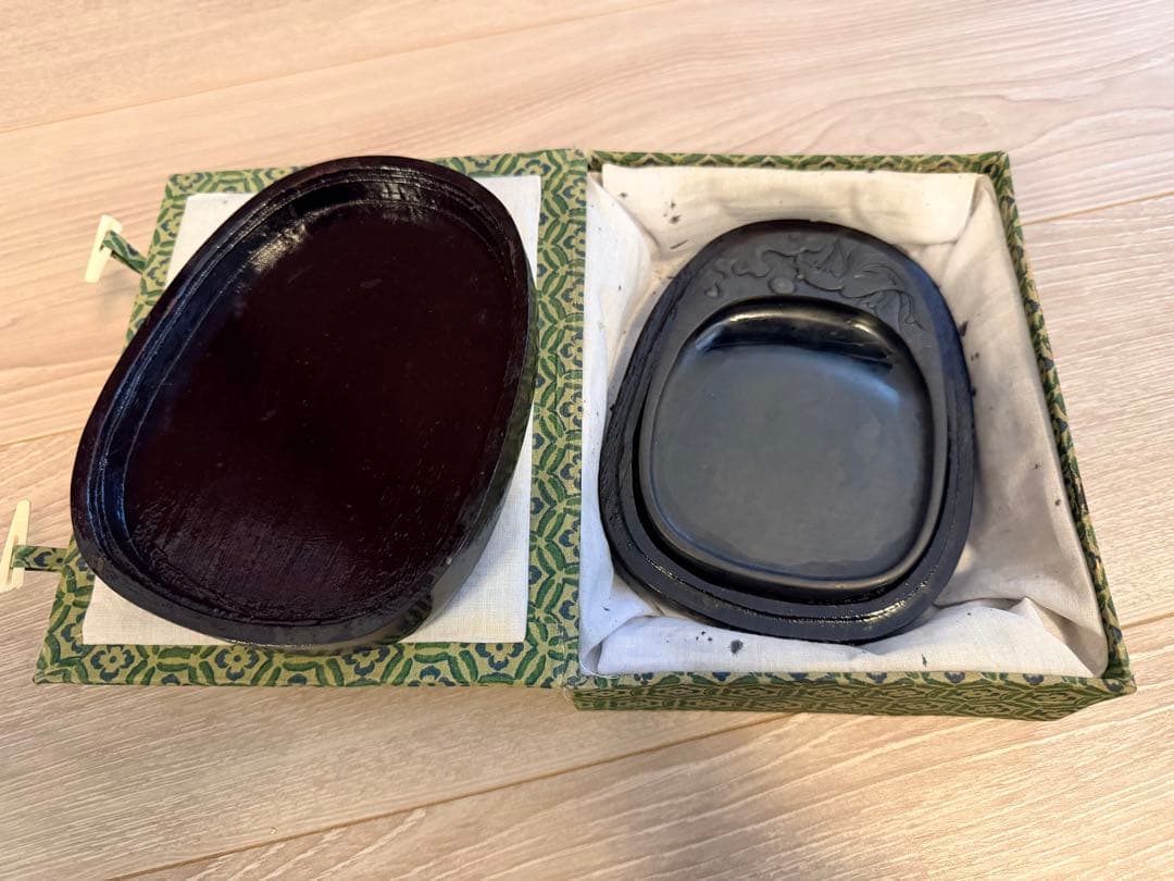 端州名硯 鳳凰の彫刻 黒漆 硯箱