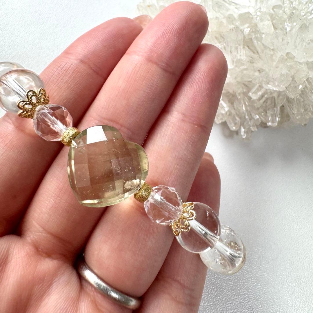 一点物　天然石　ハンドメイドブレス　リビアングラス　ハート　カット　リビアン