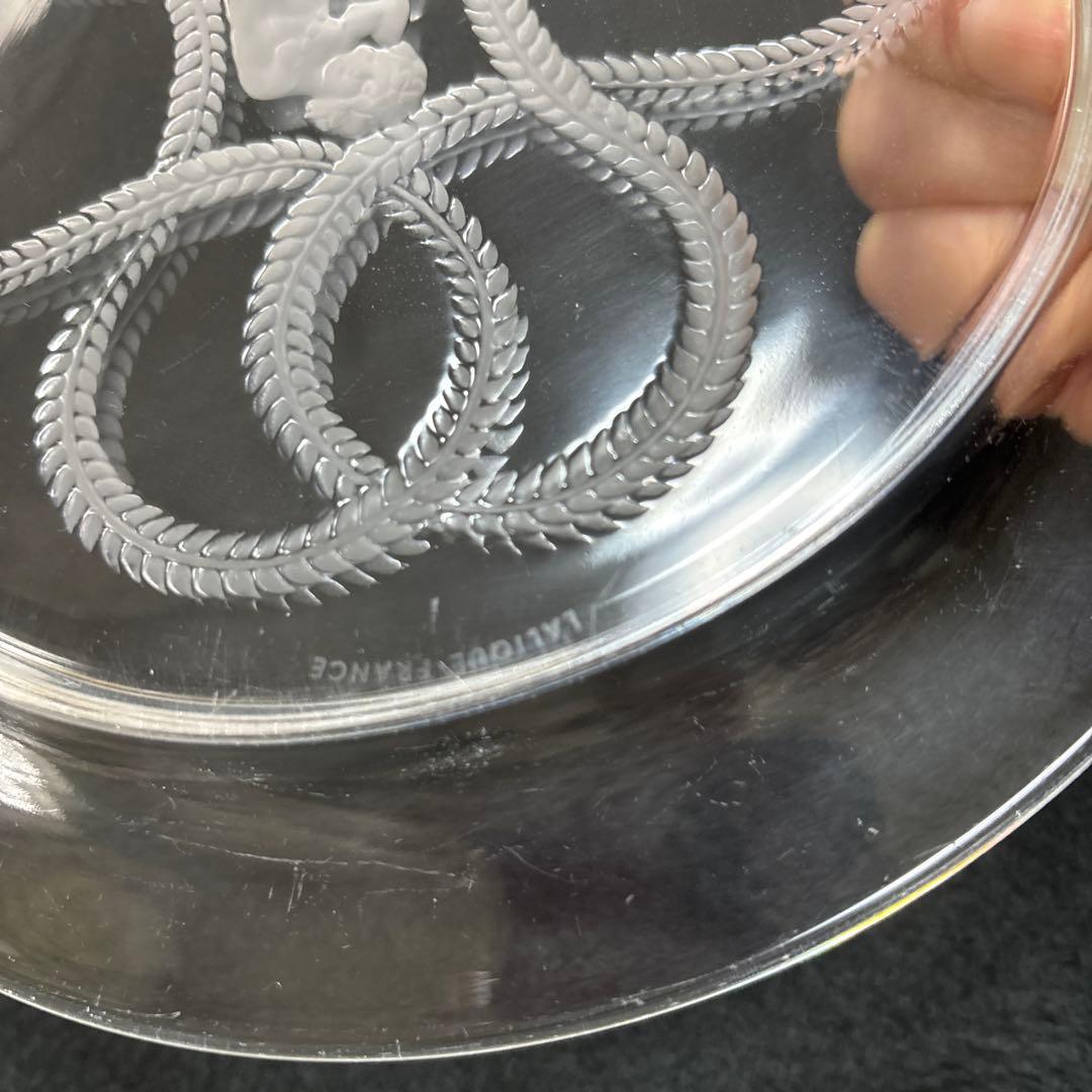 ラリック プレート