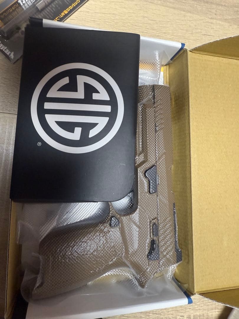 SIG SAUER M17 CO2 マガジン計4本+その他