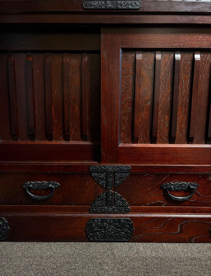 水屋箪笥 和箪笥 岩谷堂箪笥 桐箪笥 棚 引き戸 引き出し 日本製 国産家具