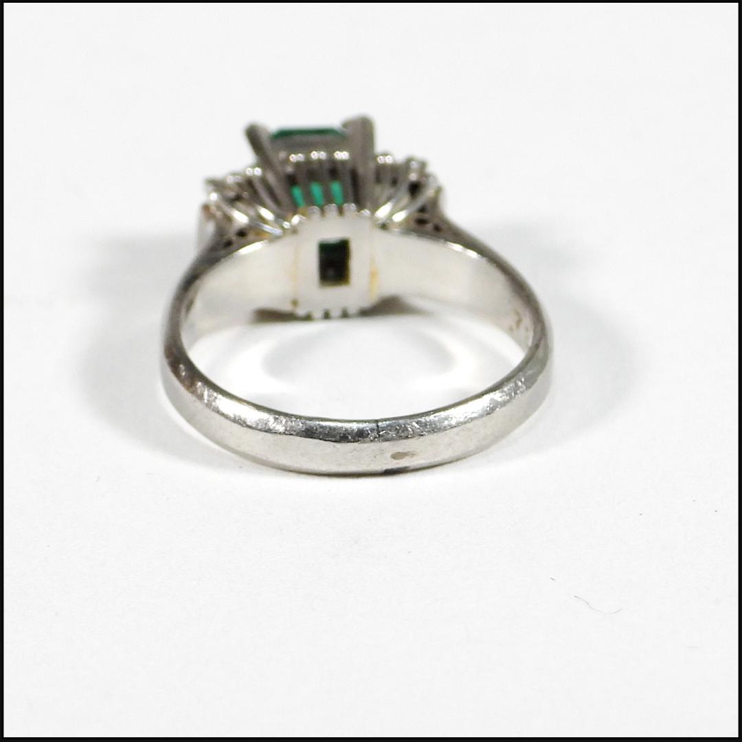 Pm900 0.73 0.43エメラルド ダイヤモンド指輪 重さ約5.6g10号