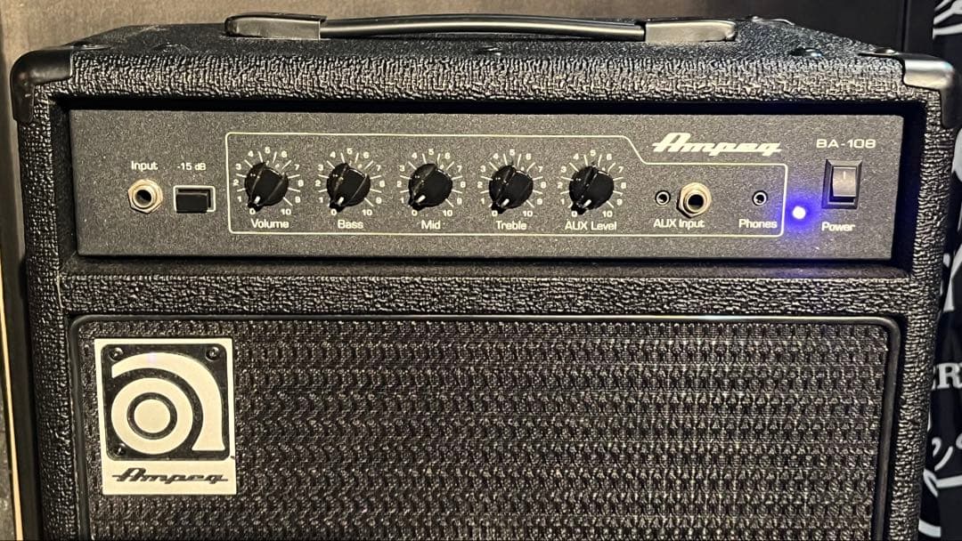 アンペグ Ampeg BA-108 スイッチにガリあり。
