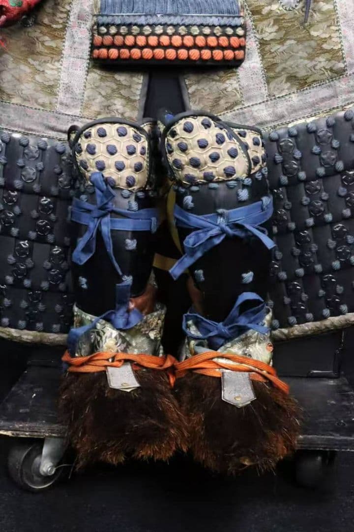 豪商旧家蔵出 五三桐家紋入大鎧 時代甲冑 二枚胴具足 大袖大身鎧 前立 陣羽織