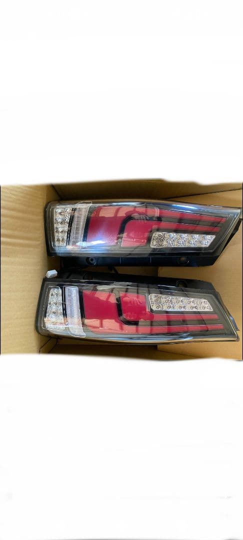 LEDテールランプ Tanto LA650S 新しいライトバースタイル