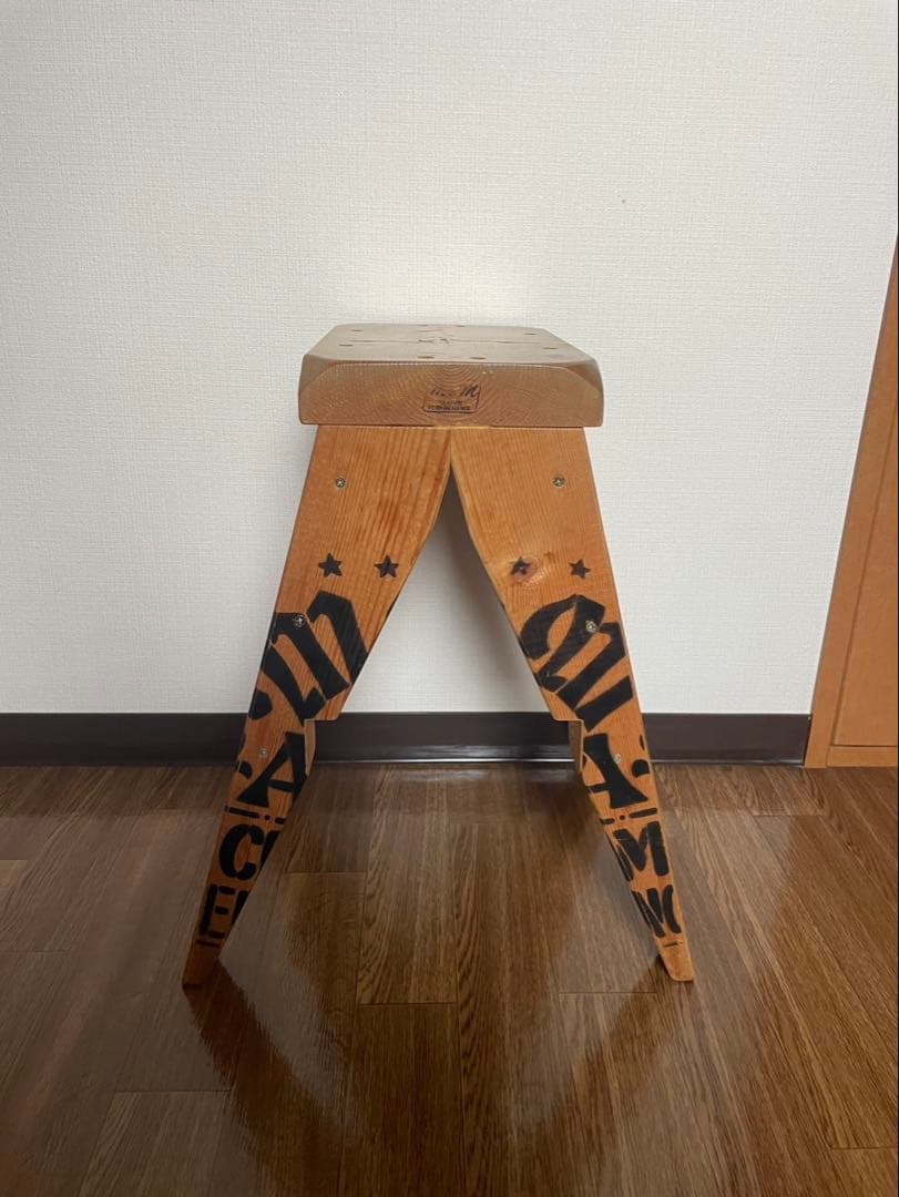 M&M Custom Performance Furniture 角スツール　小