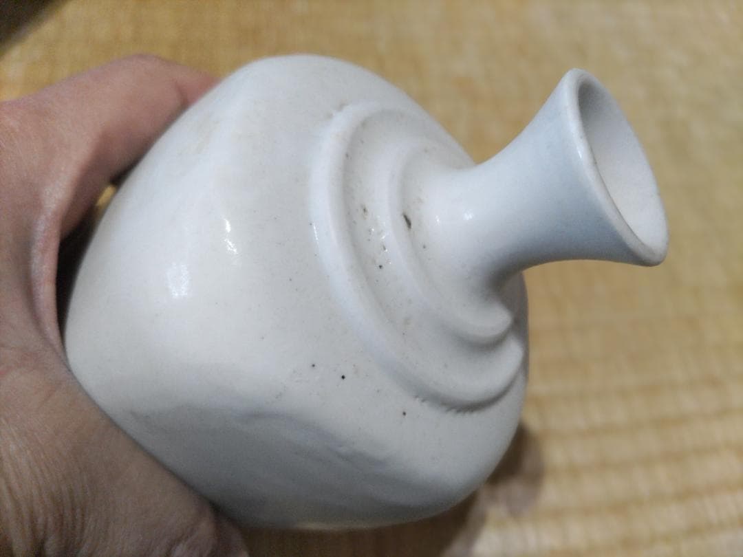 珍！鞆徳利　白磁　生掛け釉　削り出し成型