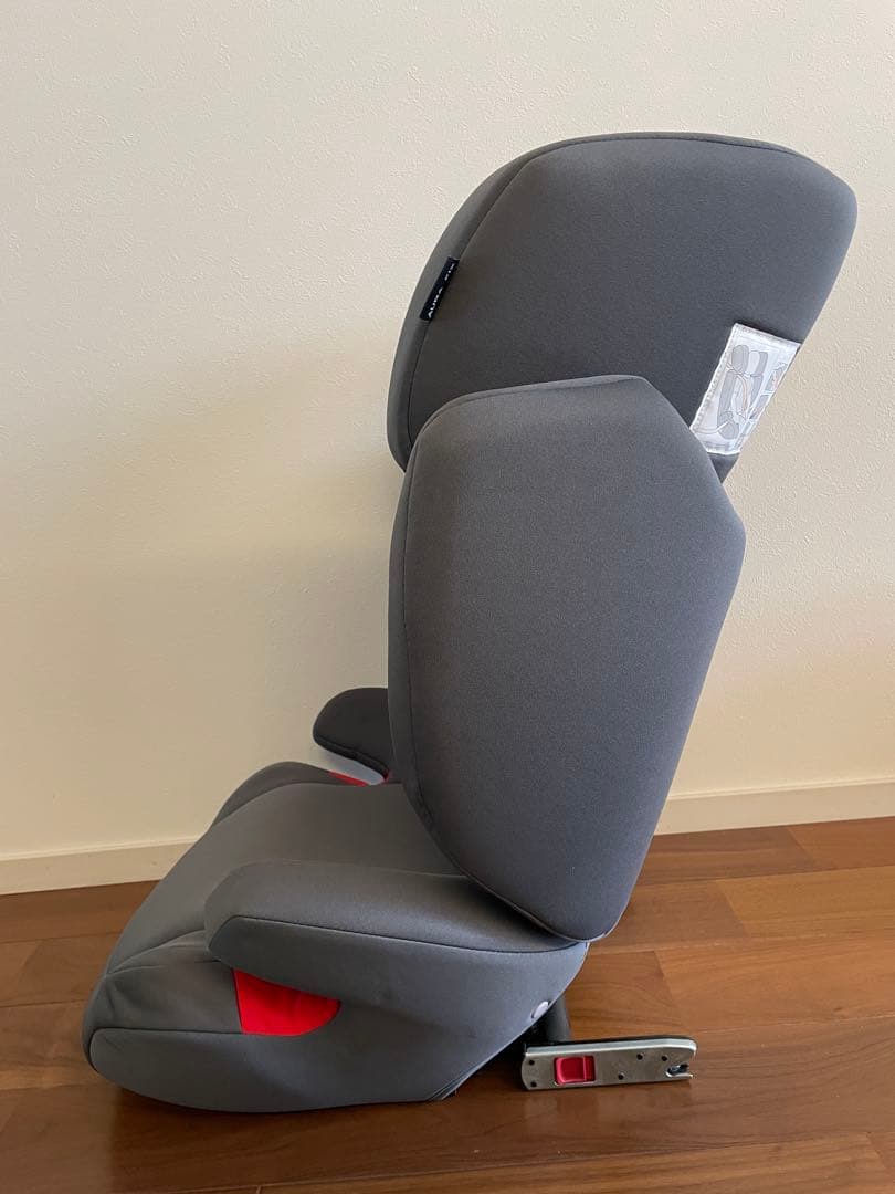 cbx AURA-FIX アウラフィックス　車用チャイルドシート グレー