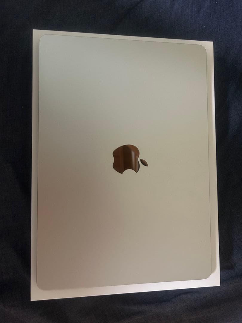 Apple MacBook Air M2本体　8GB 512GB