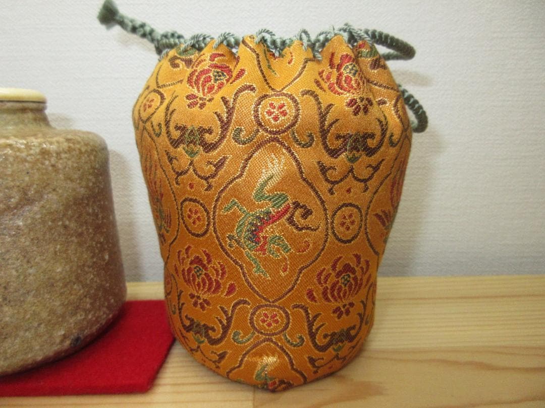 送料込【逢絢亭】茶道具 茶入 信楽焼 仕覆２点付 古来窯 上田直方 共箱入り