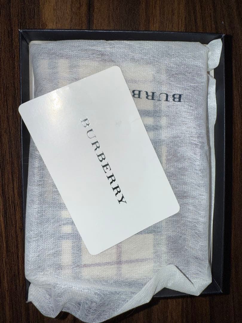 は*る様 新品　Burberry チェック柄 二つ折り財布　バーバリー