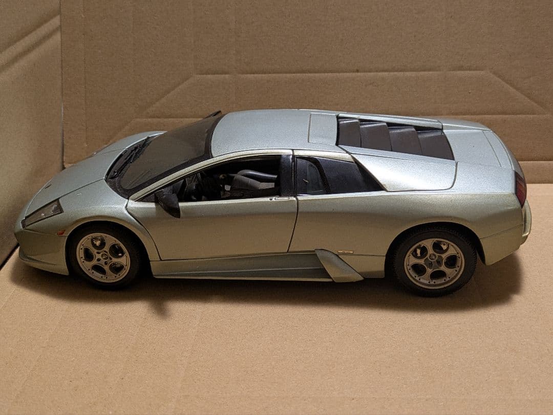 Maisto（マイスト）1/18 ランボルギーニ ムルシエラゴ ミニカー