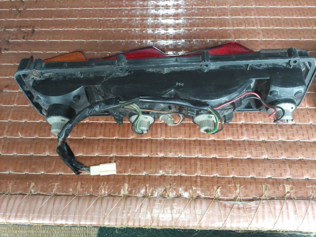 48年式日産サニーKB210 GX用テールランプ 左右セット