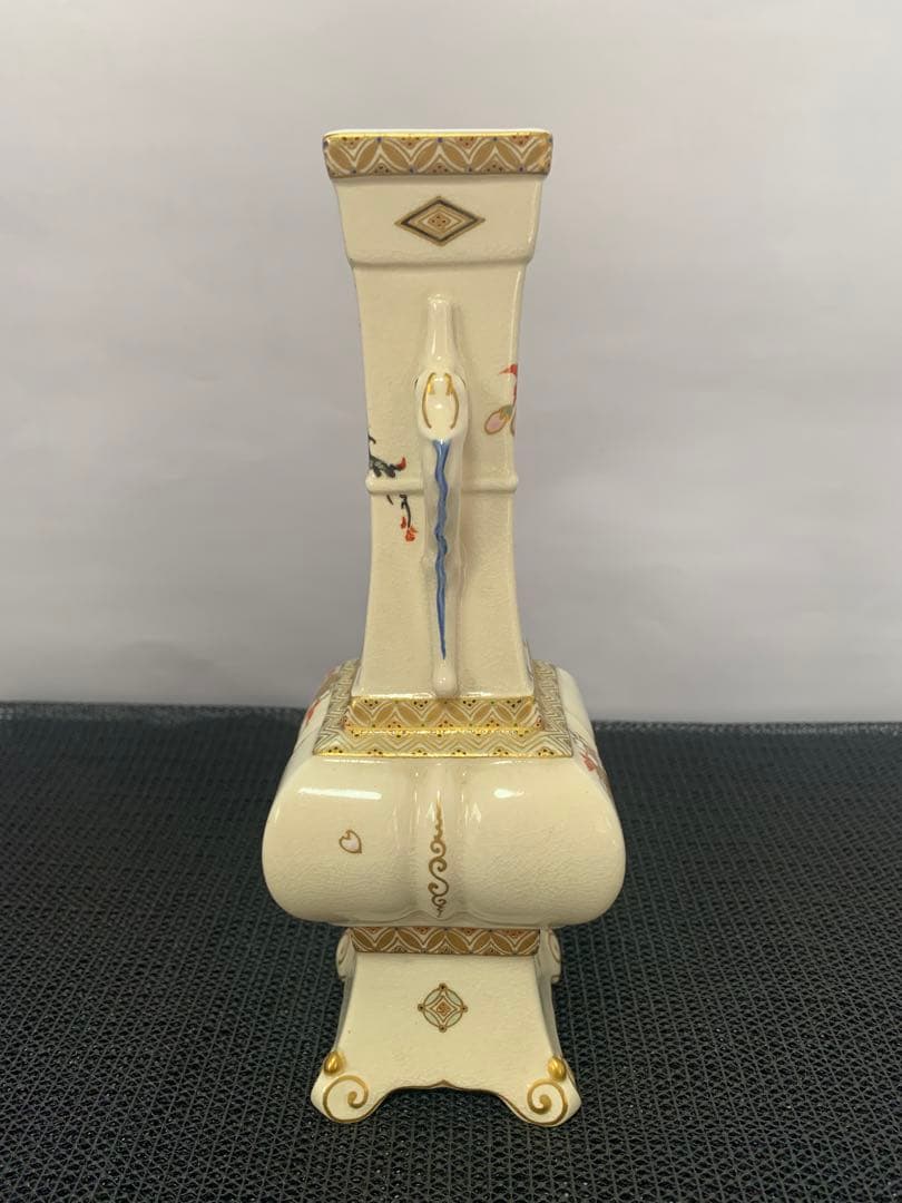 薩摩焼　十五代　沈壽官作　人間国宝　七宝宝尽文花瓶　共箱　送料込み