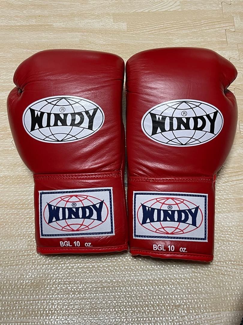 WINDY ボクシンググローブ 10 oz 赤　紐タイプ