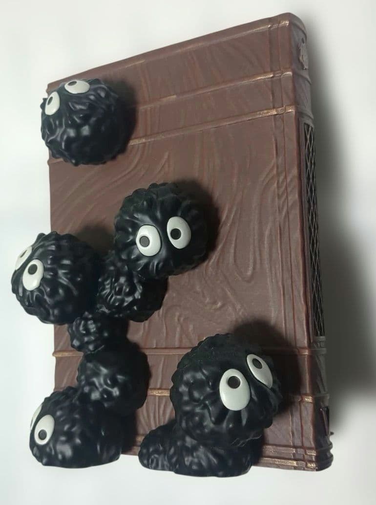 となりのトトロ　ブックスタンド　マックロクロスケででおいで