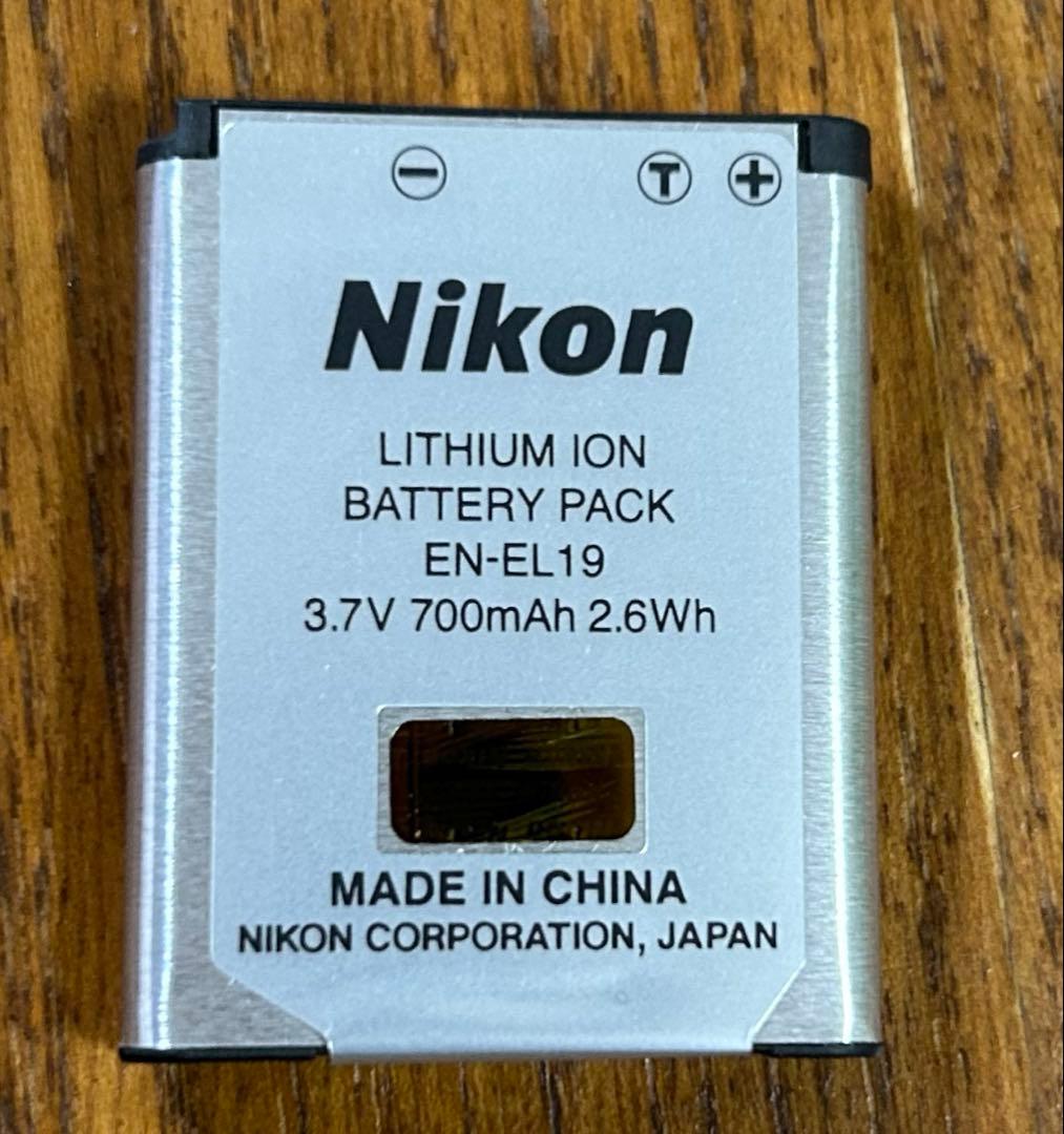 Nikon COOLPIX A100 シルバー 付属品あり